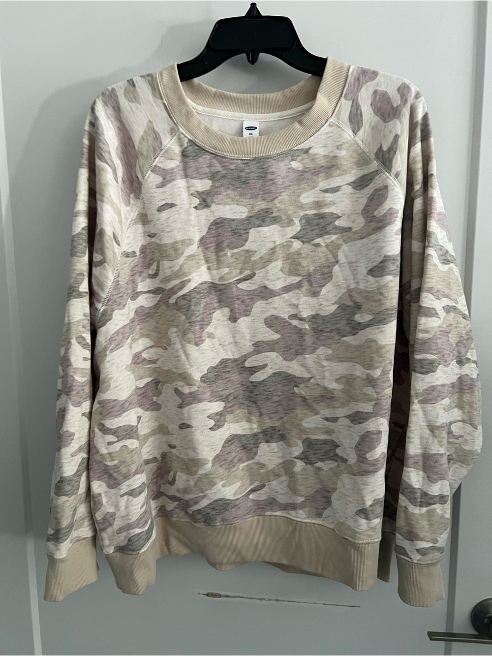 Old Navy Men's Crewneck Sweatshirt in Beige and Gray Camo